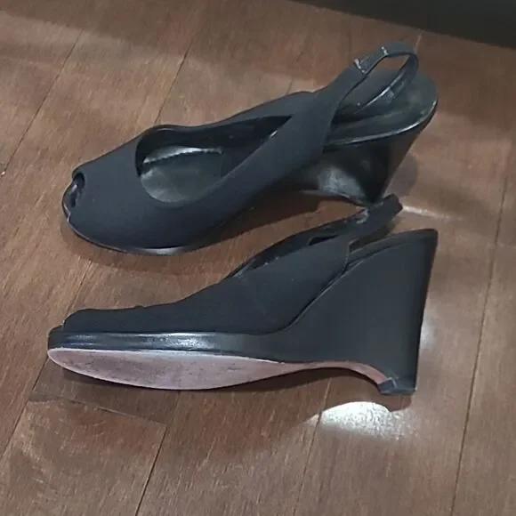 DONALD J. PLINER PEEP TOE BLACK WEDGE SANDALS SIZE 8 - Picture 2 of 6